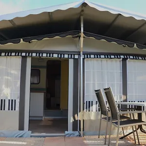 Italia 90 Caravans , Domaso Italië